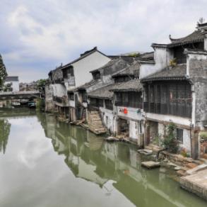 将生态文明建设与乡村振兴紧密结合